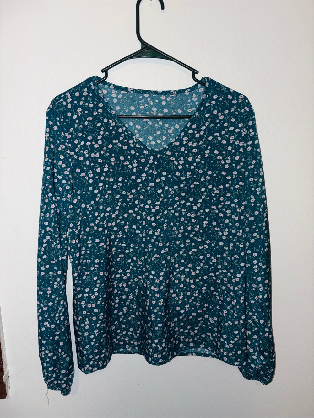 Women's Teal Floral V-Neck Long Sleeve Top